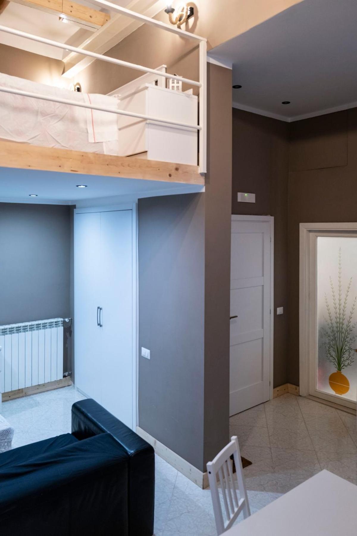 Apartment Safari's Materdei Naples